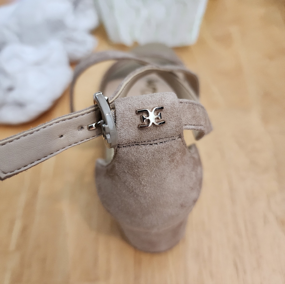 NIB Sam Edelman Stacie Oatmeal Suede Low Block Heeled Strappy Sandals Size 7 - Picture 3 of 8